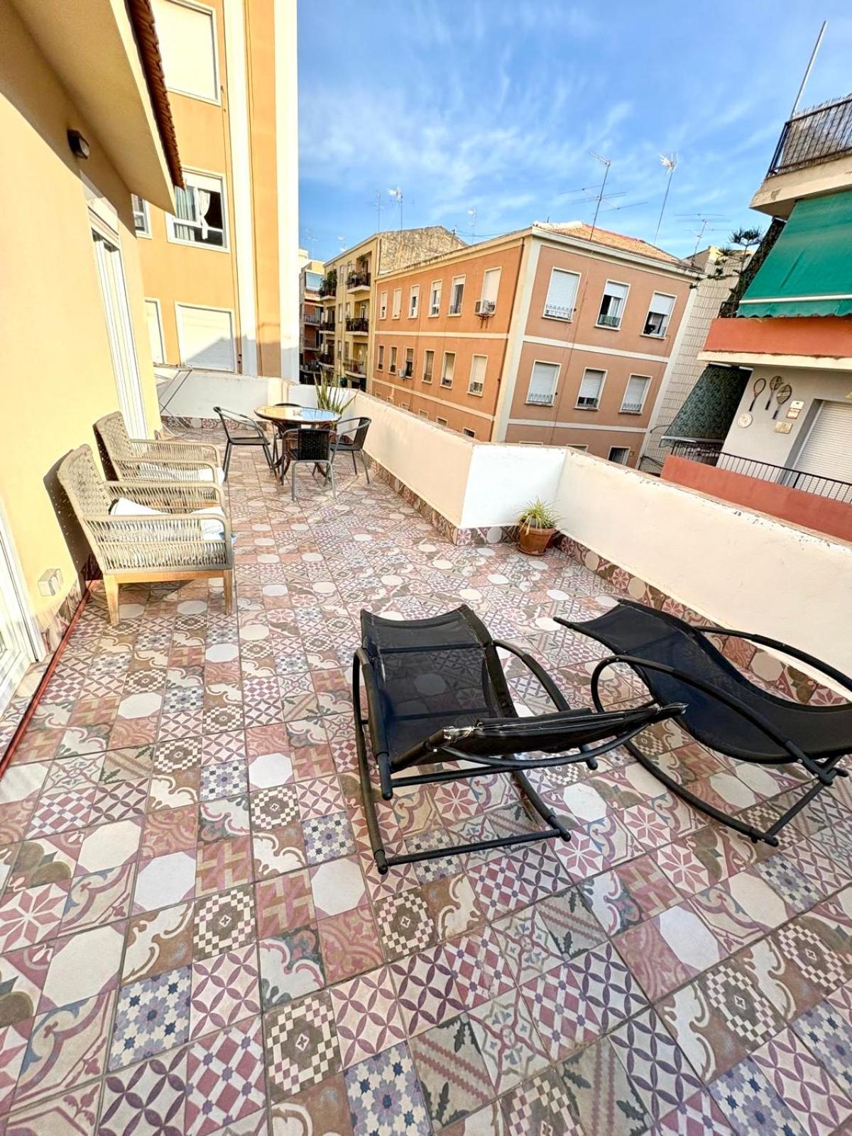 Soho Boho - With Sunny Rooftop Terrace And Fiber Optic Internet Appart hôtel