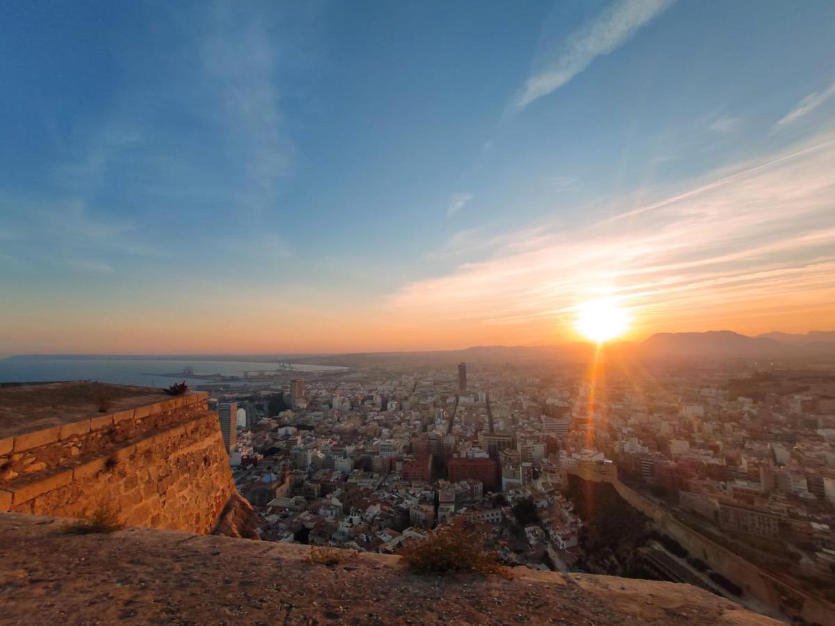Hotel apartamentowy Soho Boho - With Sunny Rooftop Terrace And Fiber Optic Internet Alicante