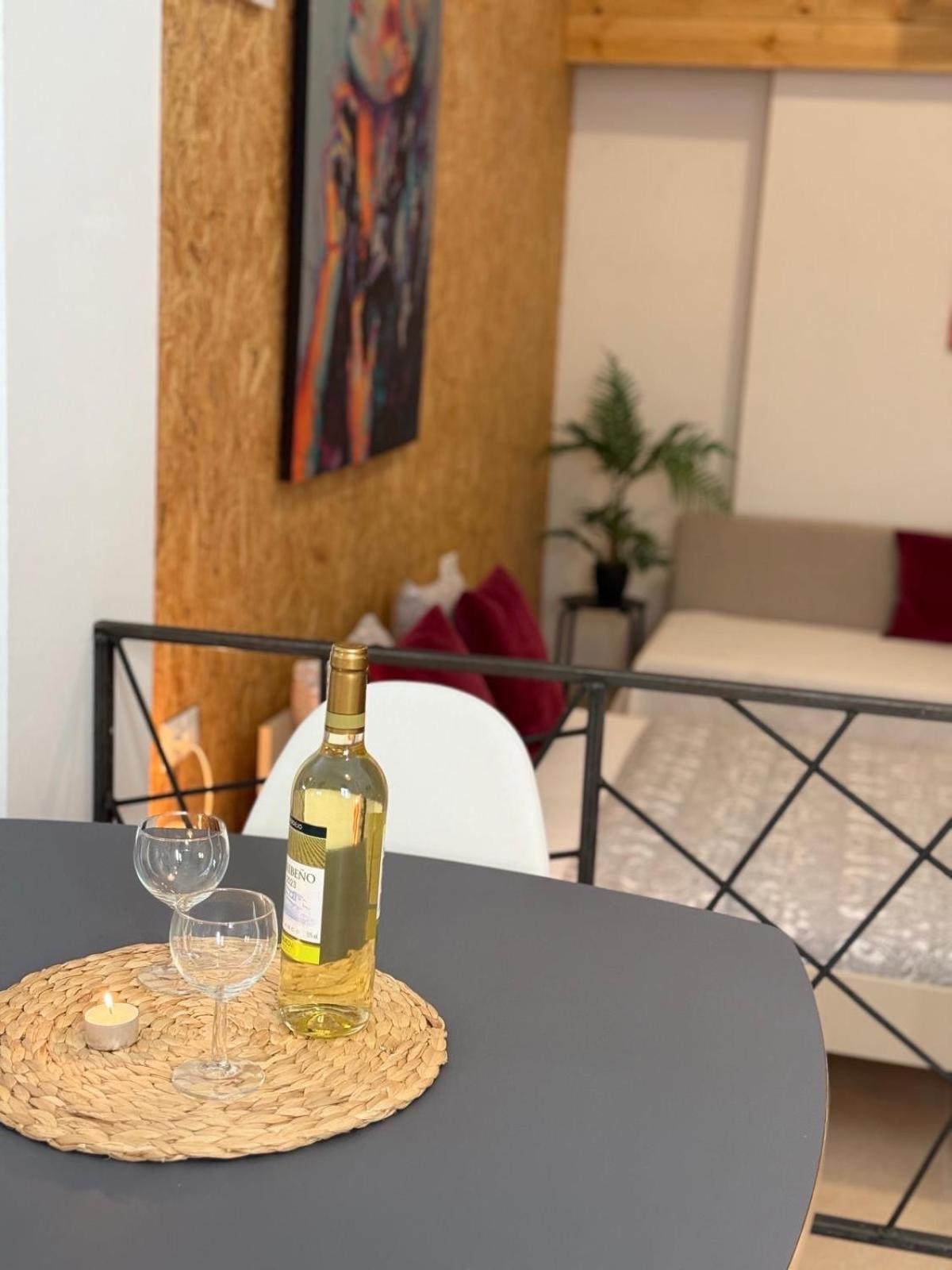 Hotel apartamentowy Soho Boho - With Sunny Rooftop Terrace And Fiber Optic Internet *